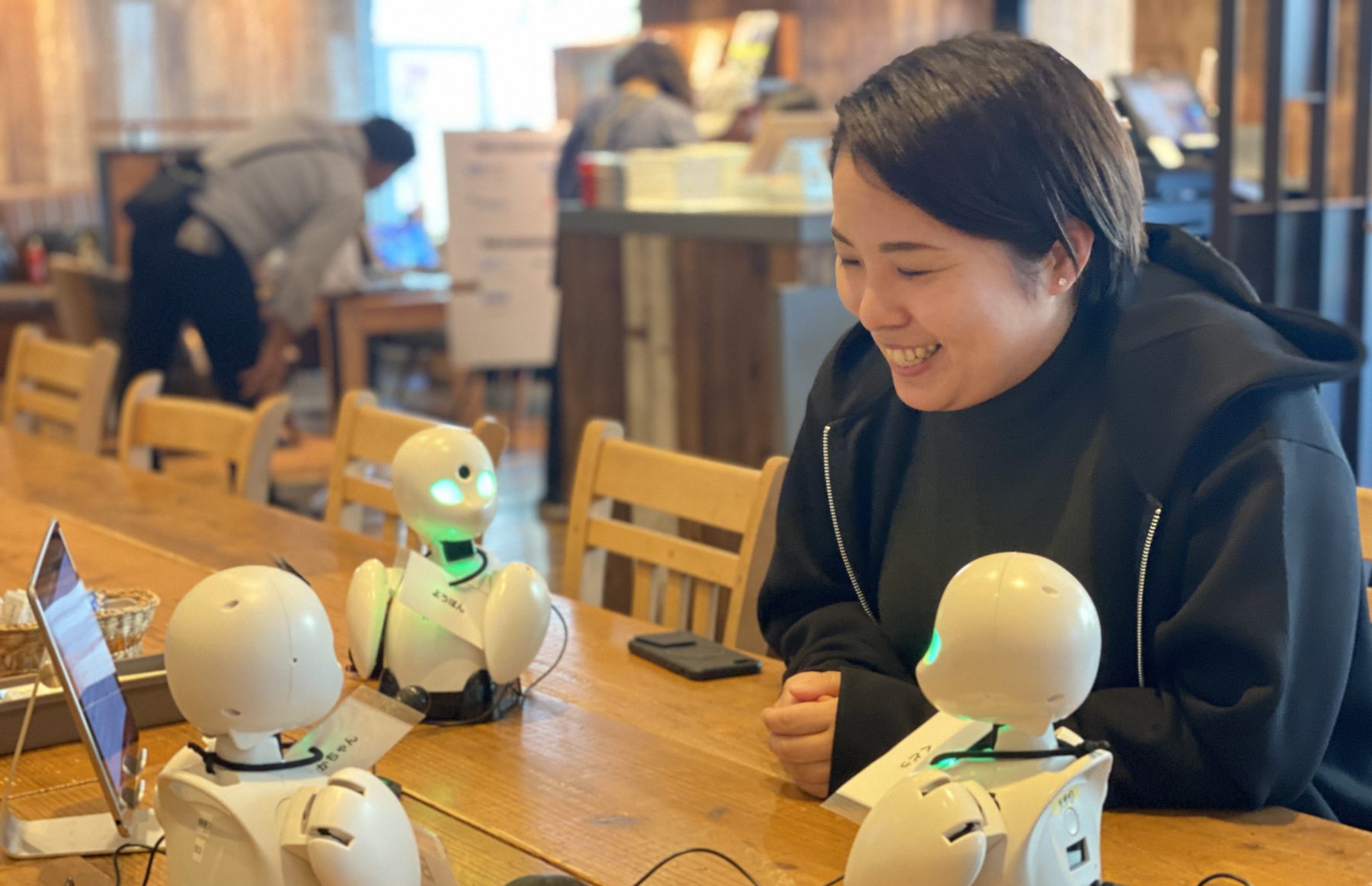 %E3%82%AA%E3%83%AA%E3%82%A3%E7%A0%94%E7%A9%B6%E6%89%80%E3%80%81OriHime%E3%82%92%E6%B4%BB%E7%94%A8%E3%81%97%E3%81%9F%E3%81%8A%E4%BB%95%E4%BA%8B%E4%BD%93%E9%A8%93%E3%83%97%E3%83%AD%E3%82%B0%E3%83%A9%E3%83%A0%E3%82%92%E5%AE%9F%E6%96%BD+%E3%80%9C%E5%A4%8F%E4%BC%91%E3%81%BF%E3%81%AB%E7%89%B9%E5%88%A5%E9%96%8B%E5%82%AC%E3%80%81%E5%8F%82%E5%8A%A0%E8%80%85%E3%82%92%E5%8B%9F%E9%9B%86